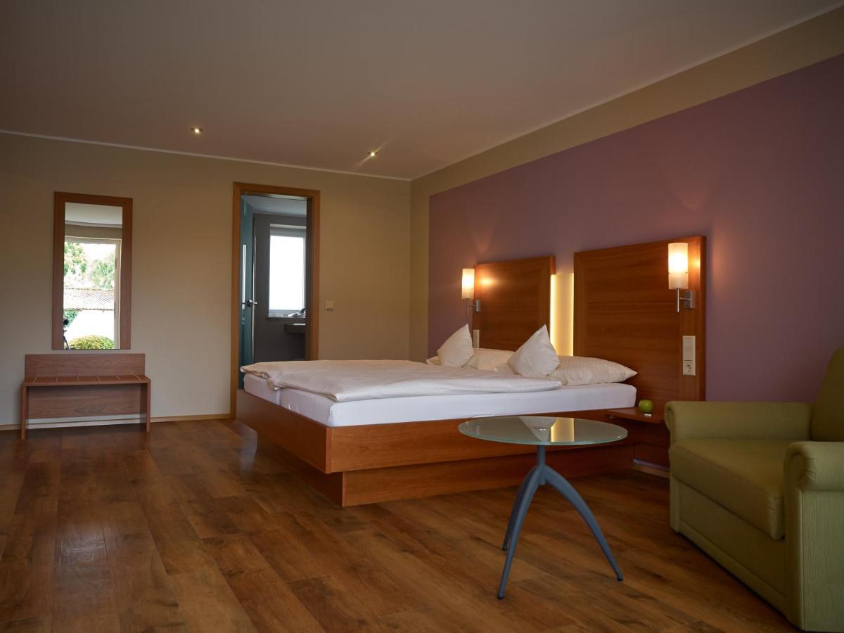 Gaestehaus Ressler Harxheim エクステリア 写真