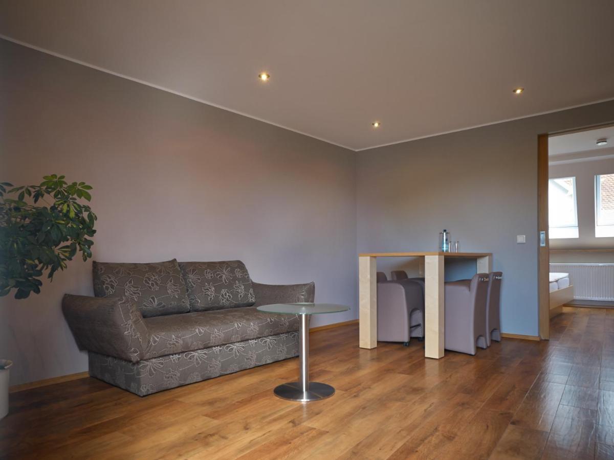 Gaestehaus Ressler Harxheim エクステリア 写真