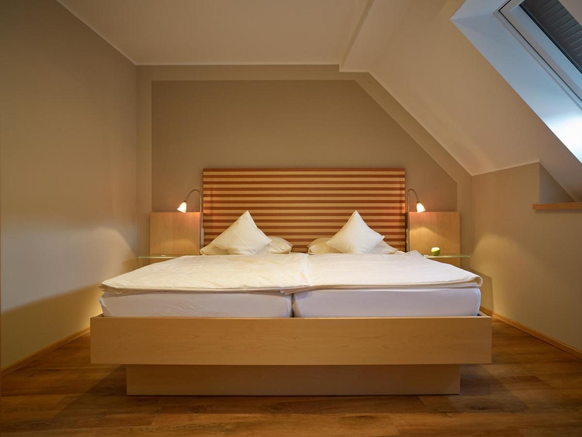 Gaestehaus Ressler Harxheim エクステリア 写真