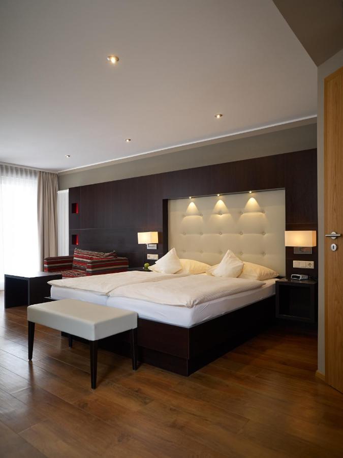Gaestehaus Ressler Harxheim エクステリア 写真