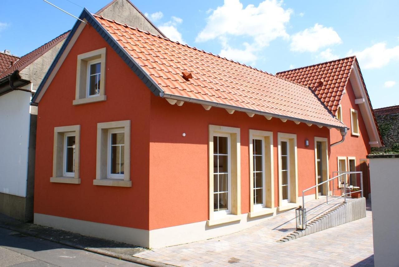 Gaestehaus Ressler Harxheim エクステリア 写真
