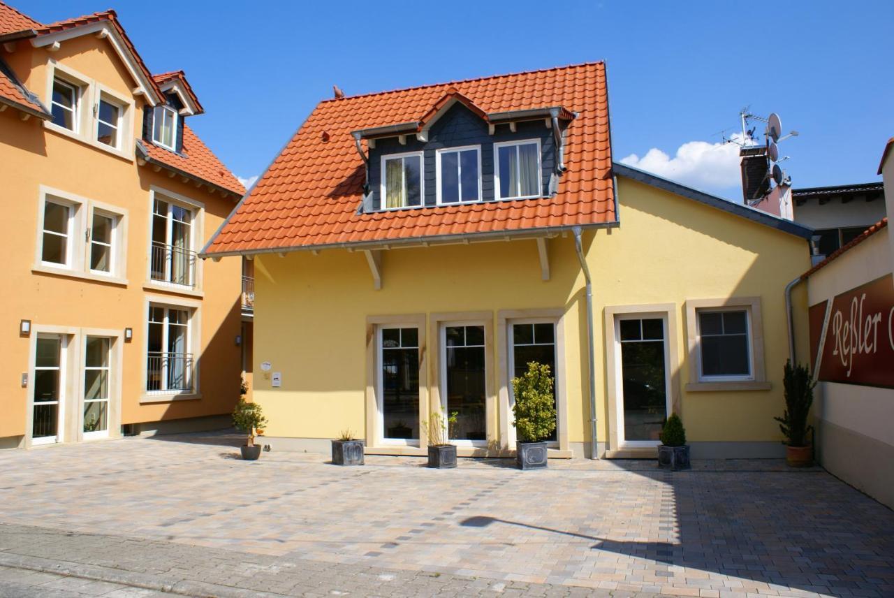 Gaestehaus Ressler Harxheim エクステリア 写真